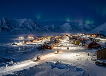 A cidade na Noruega com 2.100 habitantes onde o sol não nasce por 65 dias e a temperatura chega a -40°C