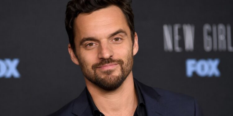 Homem-Aranha: Vão fazer o Jake Johnson de Miles Morales viver o Peter Parker de meia-idade no cinema