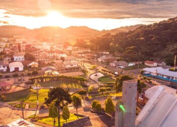 Como é viver na cidade brasileira onde nunca passa de 18°C, mesmo no verão