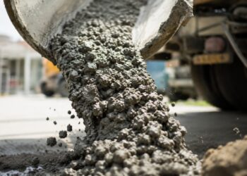 O novo tipo de cimento feito com rocha vulcânica que promete revolucionar a construção civil e salvar o planeta