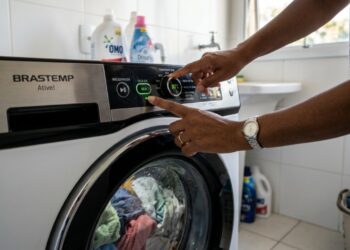 O grande erro ao usar a máquina de lavar que faz sua conta de luz subir