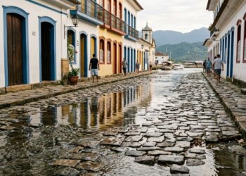 A cidade brasileira que tem ruas de pedra, casarões coloniais e clima de filme antigo