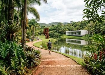 A cidade a 300 km de Belo Horizonte que guarda um dos maiores museus a céu aberto do planeta Brumadinho abriga o Inhotim, unindo arte contemporânea, tecnologia, botânica e arquitetura em um complexo que virou referência mundial.