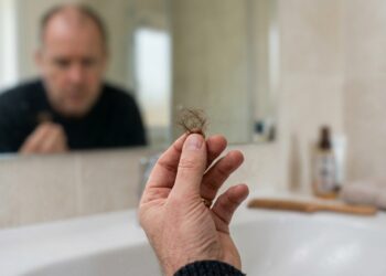 Novo estudo contra queda de cabelo é apontado como o maior avanço em décadas, e pode realmente cumprir a promessa