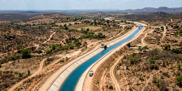 Os cientistas ficam surpresos: criam um rio artificial de 145 km para levar água a uma das áreas mais secas da região