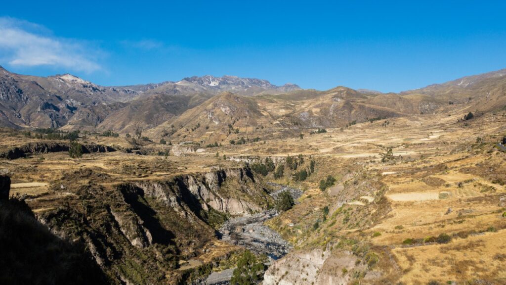 O geoparque da UNESCO no Peru que tem cânion 2 vezes mais fundo que o Grand Canyon: e um condor que voa 160 km sem bater as asas