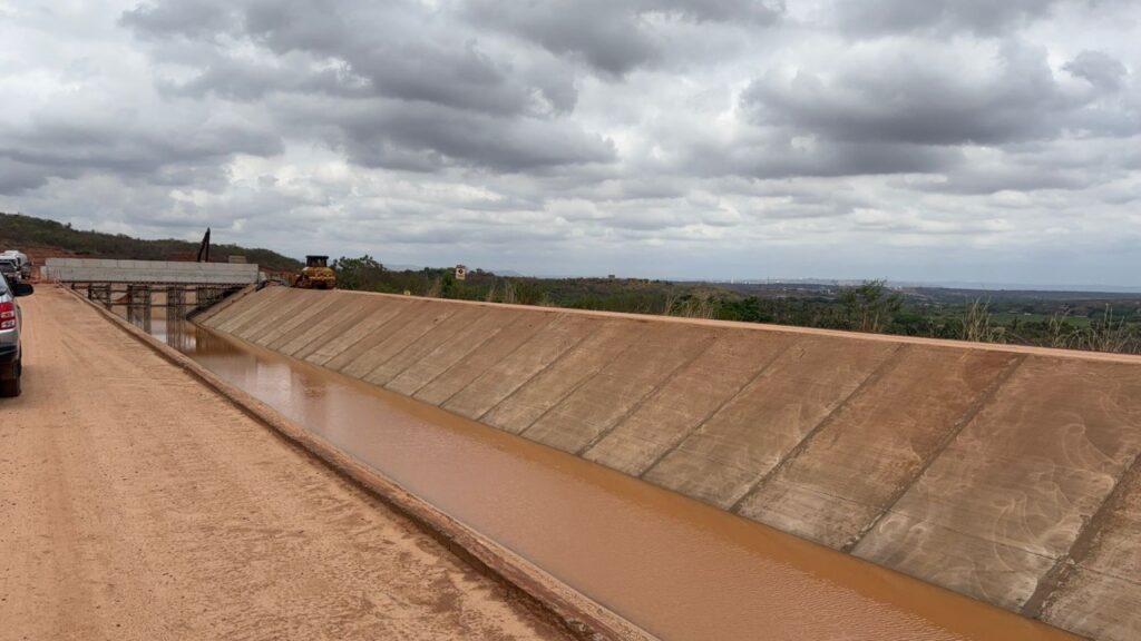 Os cientistas ficam surpresos: criam um rio artificial de 145 km para levar água a uma das áreas mais secas da região