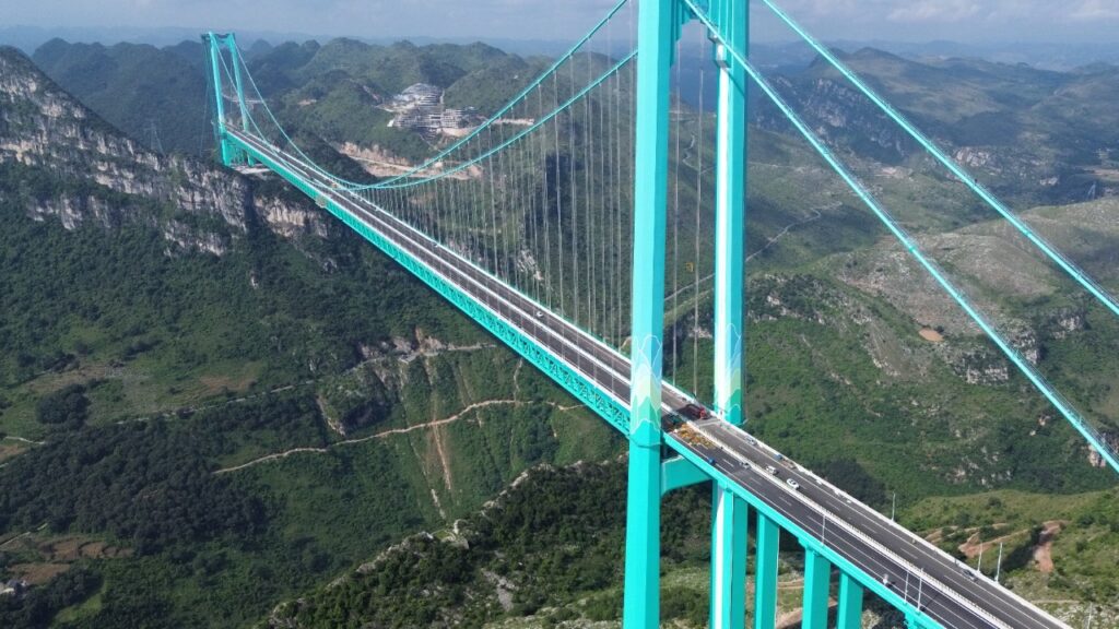 A ponte mais alta do mundo abre em 2026 na China e tem altura de um arranha-céu