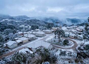 Como é viver na cidade mais fria do Brasil, onde o gelo transforma a rotina dos moradores e até a água congela dentro dos canos