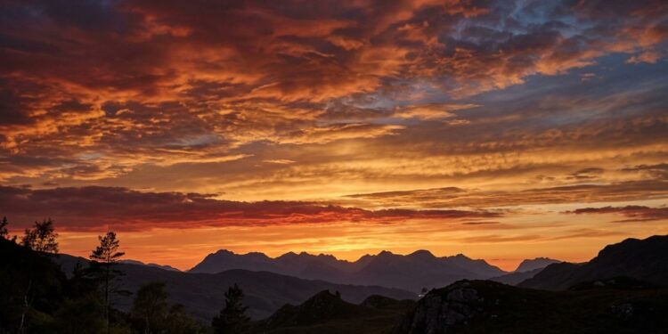 Por que o céu fica vermelho no pôr do sol?
