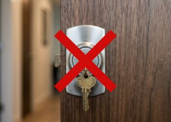 Adeus, fechadura com chave que trava: modelo digital com biometria custa menos do que se imagina e vira febre nos apartamentos