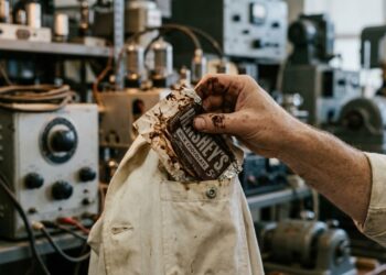 Ninguém planejava inventá-lo: um chocolate derretido no bolso mudou para sempre a forma de preparar alimentos