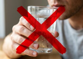 O que acontece dentro do corpo após 24 horas sem beber água