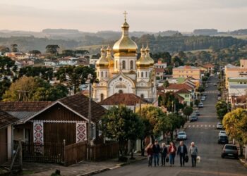Entre cúpulas e um idioma ancestral esta cidade guarda 122 km de memória ucraniana