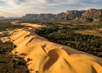 Uma cidade sem mar guarda dunas douradas que transformam a paisagem do Cerrado