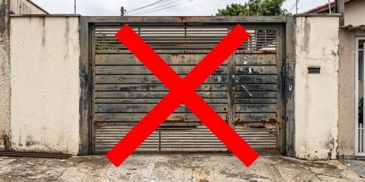 Adeus, portão de ferro: alternativa une baixa manutenção e fachada mais moderna