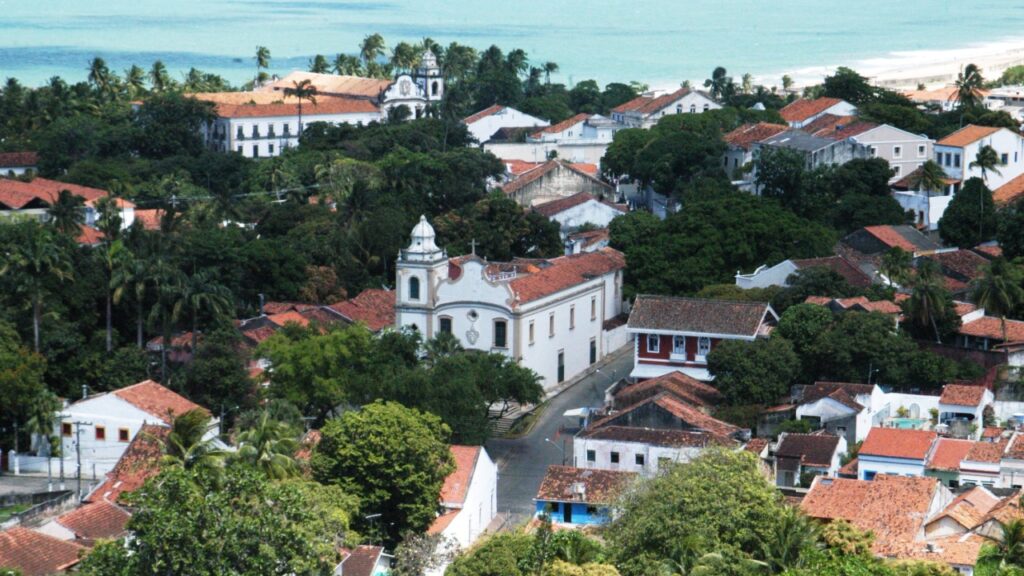 A cidade histórica onde as casas coloridas transformaram as ruas em um dos cenários mais famosos do Brasil