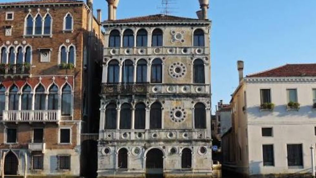 Veneza guarda um palácio onde cada novo dono parece entrar em uma história de terror
