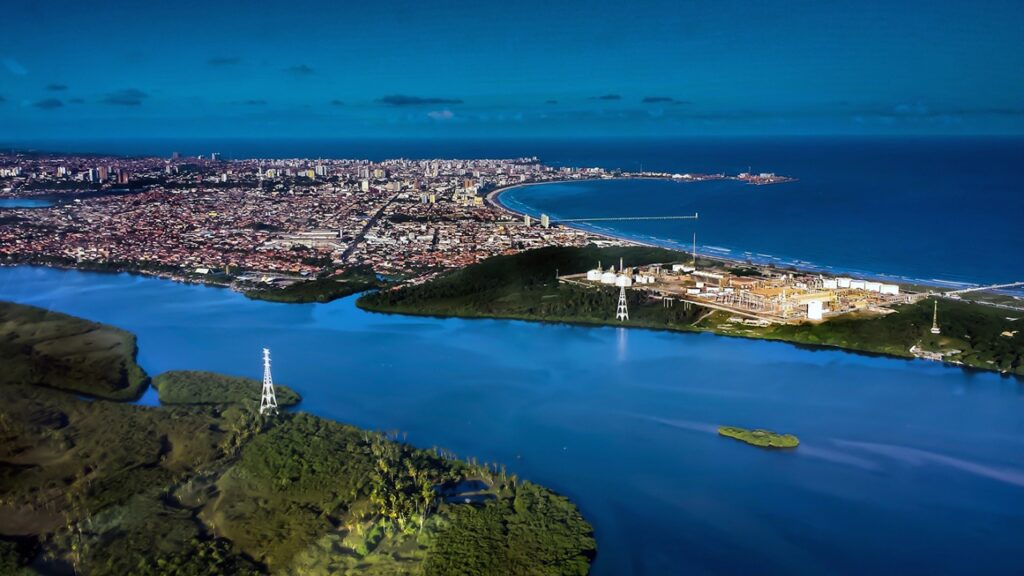 Entre 40 km de mar e trilhos, esta capital guarda uma rotina mais acessível do que parece