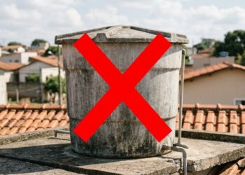 Adeus, caixa d'água de amianto: modelo empilhável de polietileno que cabe em lajes pequenas vira exigência nas obras em 2026