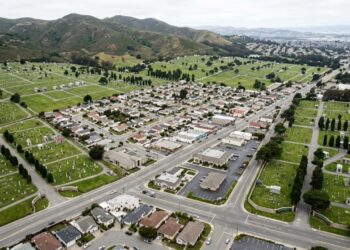 Como é viver em uma cidade cercada por cemitérios e pela chamada “indústria da morte"