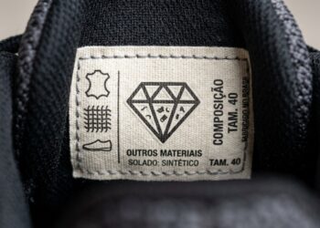 Para que serve o losango que aparece na etiqueta de algumas roupas, ao lado dos símbolos de lavagem?