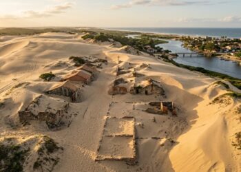 A vila que desapareceu sob as dunas e precisou renascer do outro lado do rio