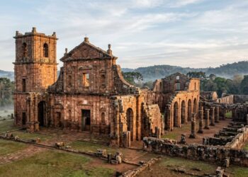 Ruínas reconhecidas pela UNESCO transformam uma viagem pelo interior do Brasil em um mergulho no século XVIII