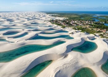 No Maranhão, uma pequena cidade abre caminho para lagoas escondidas entre dunas gigantes