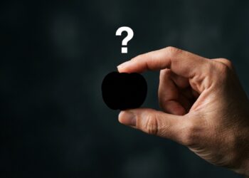 A fruta brasileira que tem mais vitamina C que a laranja, mais cálcio que o leite e quase ninguém compra porque não sabe o nome: a acerola é ignorada nas feiras enquanto suplementos importados vendem o extrato dela por 10 vezes o preço