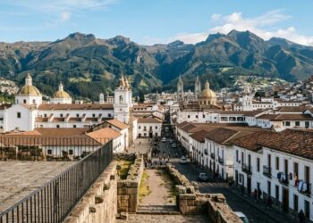 Entre montanhas e ruínas incas, um dos centros históricos mais preservados da América Latina resiste ao tempo