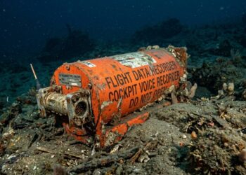 As caixas-pretas de um avião que saiu do Rio e desapareceu no Atlântico ficaram quase dois anos a 3.900 metros de profundidade, mas quando finalmente foram localizadas e retiradas do oceano os investigadores conseguiram recuperar integralmente seus dados