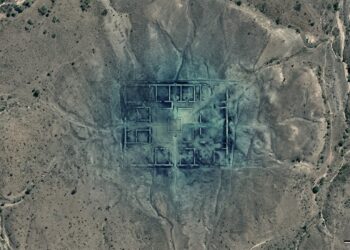 O satélite que consegue identificar estruturas arqueológicas enterradas sem remover uma única camada de terra