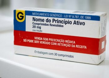 Para que serve a listra vermelha na embalagem de remédio genérico, e o que a cor realmente indica sobre o tipo de tarja