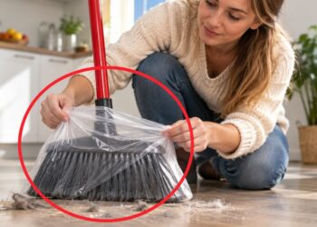Ucranianas colocam um saco plástico na vassoura: o truque simples que vai surpreender você