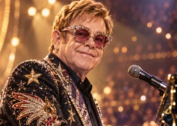 Citação do dia de Elton John: “As três palavras mais difíceis de dizer não são 'Eu te amo', são…” — Lições de vida de uma frase inspiradora do eterno cantor e compositor sobre vulnerabilidade, pedir ajuda, autoaceitação, resiliência, cura, coragem, relacionamentos e crescimento pessoal