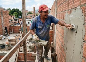 Quanto custa rebocar 100 m² de parede em 2026