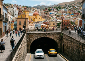 A cidade mexicana onde parte das ruas desaparece debaixo do centro histórico e motoristas atravessam a região por túneis subterrâneos
