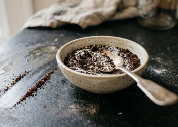 Borra de café com bicarbonato na limpeza da cozinha