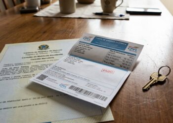 Como alterar o nome na sua conta de luz após mudança de endereço, divórcio ou falecimento de alguém, para usá-la como comprovante de residência?