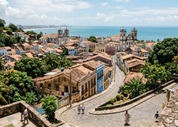 A cidade onde as ladeiras do centro histórico moldam a rotina, fazem da caminhada parte do passeio e preservam 1,2 km² de patrimônio