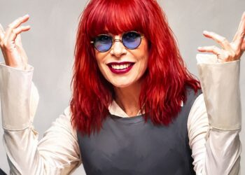 Rita Lee, cantora, compositora e escritora brasileira: “Não levo a sério quem não tem senso de humor” — a reflexão que explica por que a leveza, a ironia e a capacidade de rir das próprias tragédias se tornaram os maiores filtros para escolhermos quem mantemos por perto na vida adulta