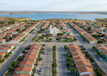 Uma cidade brasileira precisou nascer pela segunda vez, ruas, casas e equipamentos públicos foram construídos do zero antes de os moradores abandonarem a sede que seria inundada