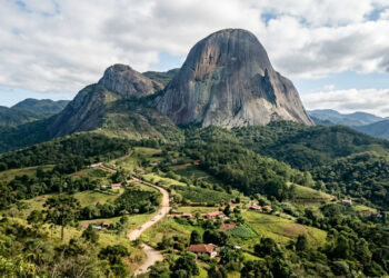 A cidade capixaba que fica aos pés da Pedra Azul de 1.822 metros e limita a altura das construções para preservar a paisagem