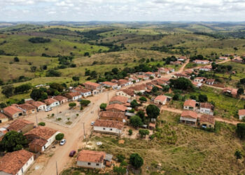 O menor município do Brasil em população tem menos de 900 moradores, e sua população inteira caberia com folga em muitos prédios residenciais de uma capital