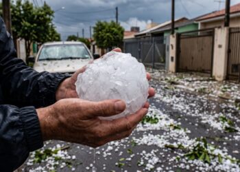 Como uma pedra de gelo do tamanho de uma bola de tênis se forma dentro de uma nuvem: a física por trás do granizo que atinge o Sul e o Sudeste nesta época