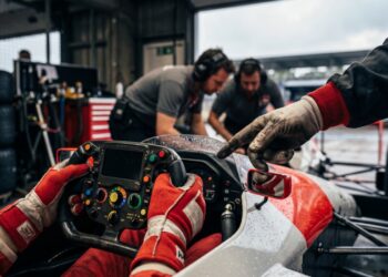 Ayrton Senna, piloto brasileiro, sobre dedicação: “Ou você faz uma coisa bem feita ou não faz.”