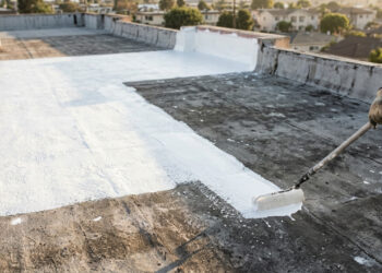 Arquitetos concordam: “Pintar o telhado de branco pode deixar a superfície dezenas de graus mais fria no verão”