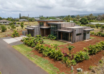 Ela pagou US$ 22,5 mil por um terreno vazio e depois encontrou uma casa de US$ 500 mil construída ali por engano