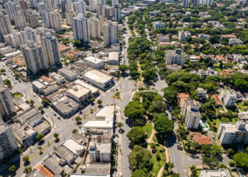 Duas regiões da mesma cidade podem registrar sensações térmicas muito diferentes porque concreto, prédios e vegetação mudam a maneira como cada bairro acumula calor